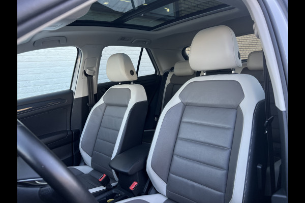 Volkswagen T-Roc 1.5 TSI Sport | Pano | Camera | Leder | LED