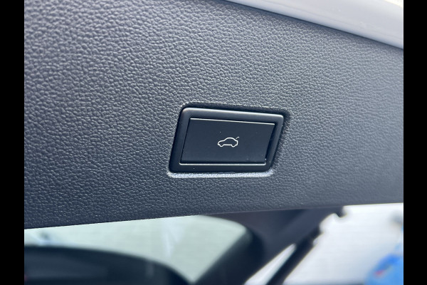 Volkswagen T-Roc 1.5 TSI Sport | Pano | Camera | Leder | LED