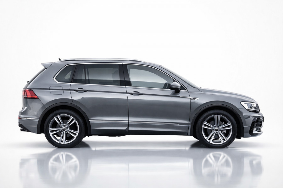 Volkswagen Tiguan 1.5 TSI ACT R-Line | TREKHAAK | NAP | APPLE CARPLAY | ANDROID AUTO | ADAPT. CRUISE CONTROLE | VIRTUAL COCKPIT