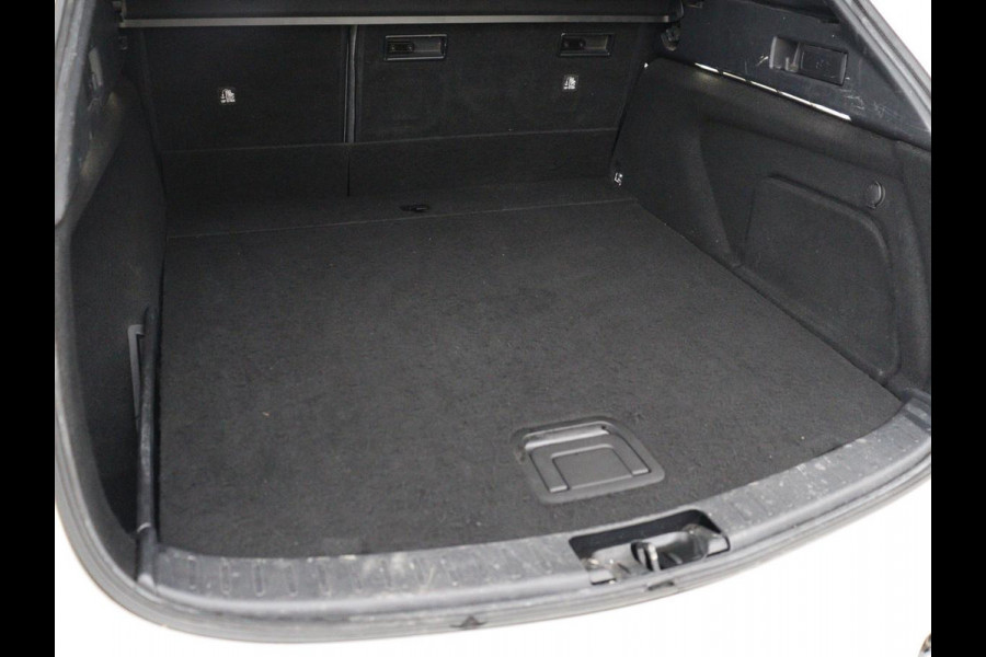 Toyota Corolla 2.0 Hybrid Trek | Stoelverwarming | Adaptive cruise | Navigatie | Camera | Carplay | Keyless | Full LED | DAB | Climate control | Bluetooth