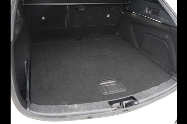 Toyota Corolla 2.0 Hybrid Trek | Stoelverwarming | Adaptive cruise | Navigatie | Camera | Carplay | Keyless | Full LED | DAB | Climate control | Bluetooth