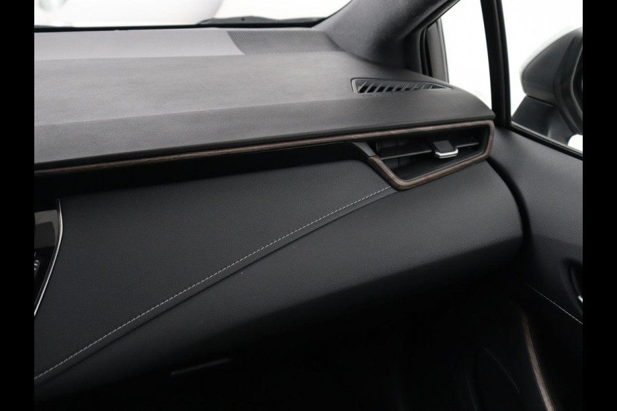 Toyota Corolla 2.0 Hybrid Trek | Stoelverwarming | Adaptive cruise | Navigatie | Camera | Carplay | Keyless | Full LED | DAB | Climate control | Bluetooth