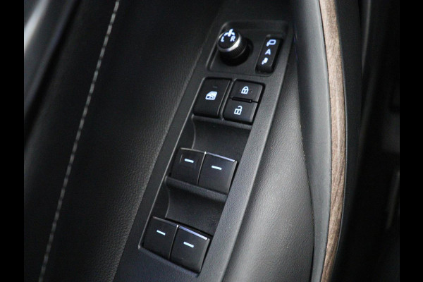 Toyota Corolla 2.0 Hybrid Trek | Stoelverwarming | Adaptive cruise | Navigatie | Camera | Carplay | Keyless | Full LED | DAB | Climate control | Bluetooth