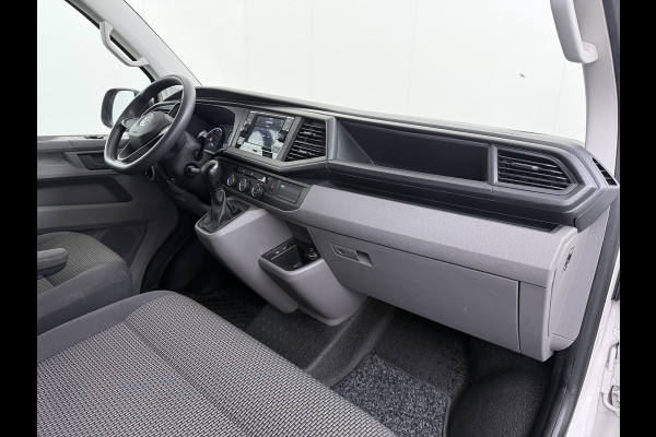 Volkswagen Transporter 2.0TDI 150PK AUT-7 3-Pers. Euro 6 Trekhaak Navi* Apple Carplay Android Auto Airco Cruise Control Pdc Comfortline Betonplex Vloer Lat om Lat Wandbetimmering Schuifdeur 2.500KG Trekgewicht 1e Eigenaar Origineel Nederlandse Bestelbus