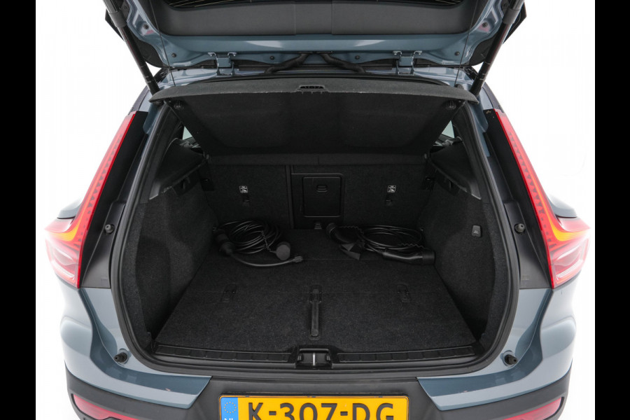 Volvo XC40 Recharge P8 AWD R-Design [ 3-Fase-11kW ] {SOH-90%} (INCL-BTW) Aut. *PANO | LEATHER-ALCANTARA | ADAPTIVE-CRUISE | DIGI-COCKPIT | FULL-LED | HARMAN/KARDON | TOPVIEW | NAVI-FULLMAP | ECC | PDC | KEYLESS | HEATED-SPORTSEATS | TOWBAR | 20''ALU*