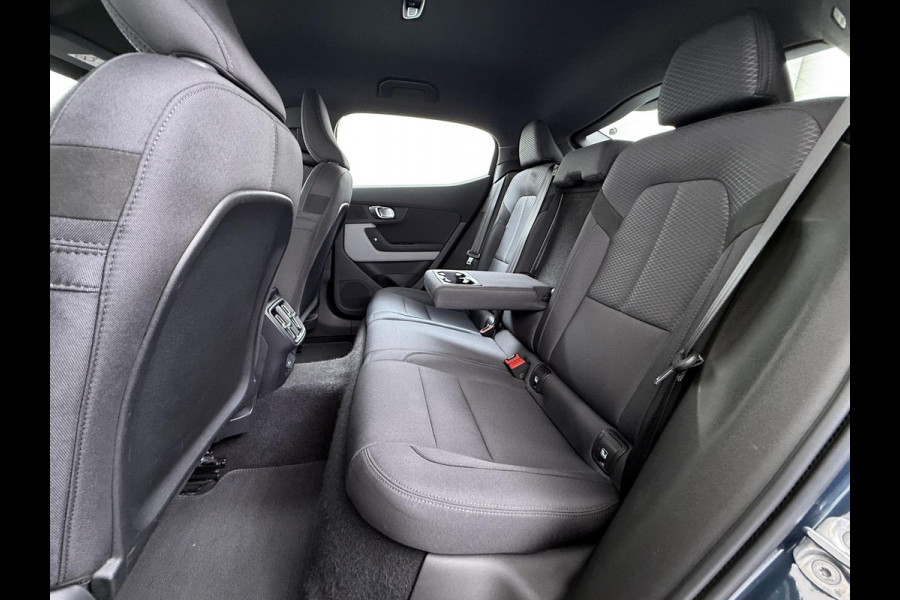 Polestar 2 Long Range Single Motor 78 kWh VAN €30.900,- NU VOOR SLECHTS €27.877,- Uw LENTEVOORDEEL €3.023,-  | SOH 96%| ELEK. STOEL MET MEMORY| DODE HOEK SENSOR| STOELVERWARMING| ELEK. ACHTERKLEP| 360 CAMERA| ADAPTIVE CRUISE CONTROL | RIJKLAAR GELEVERD MET 12 MND BOVAG GARANTIE |