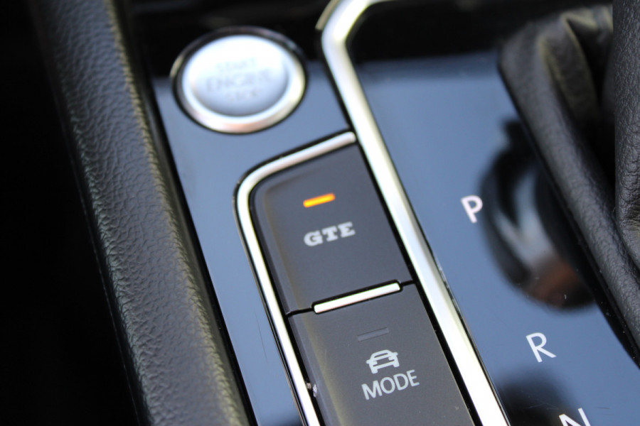 Volkswagen Passat Variant 1.4 218pk TSI PHEV GTE Business | Panoramadak | Adaptieve cruise | Stoelverwarming | Elektrische kofferklep