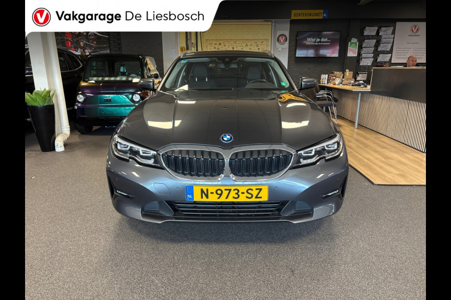 BMW 3 Serie Touring 320e Business Edition Plus,leer,navi,trekhaak,orig ned ,dealer onderhouden