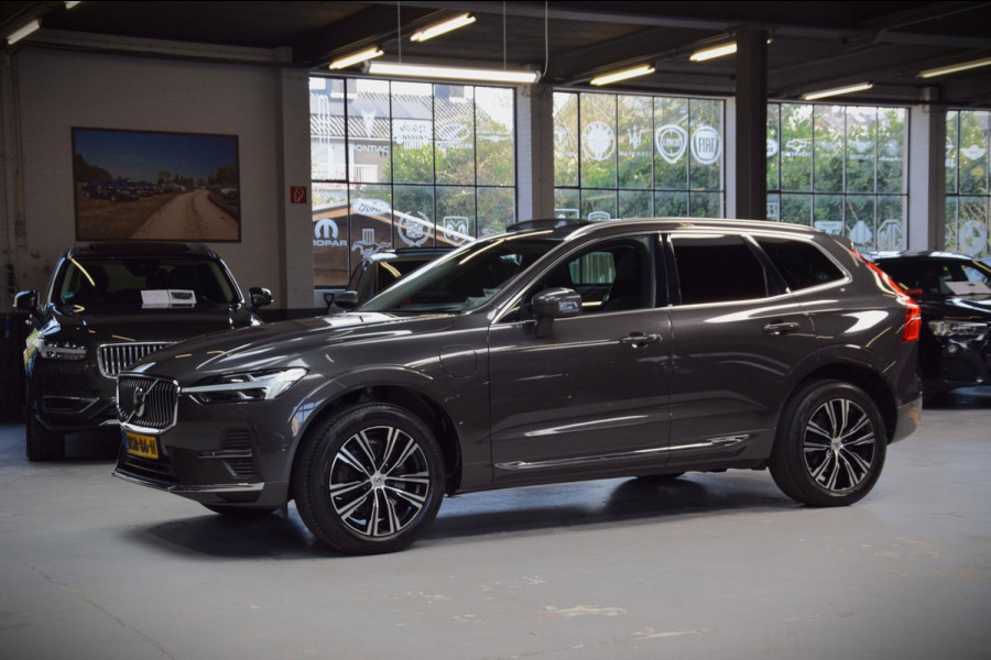 Volvo XC60 2.0 T6 Plug-in hybrid AWD Panoramadak|HUD|ACC|Dealer onderhouden|