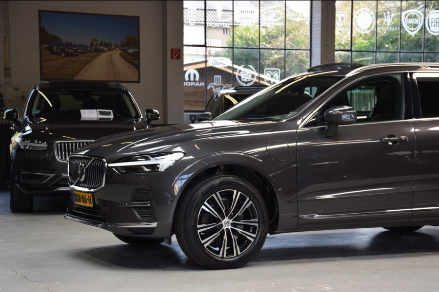 Volvo XC60 2.0 T6 Plug-in hybrid AWD Panoramadak|HUD|ACC|Dealer onderhouden|