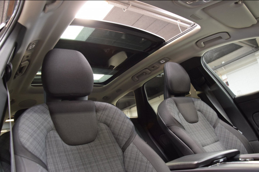 Volvo XC60 2.0 T6 Plug-in hybrid AWD Panoramadak|HUD|ACC|Dealer onderhouden|