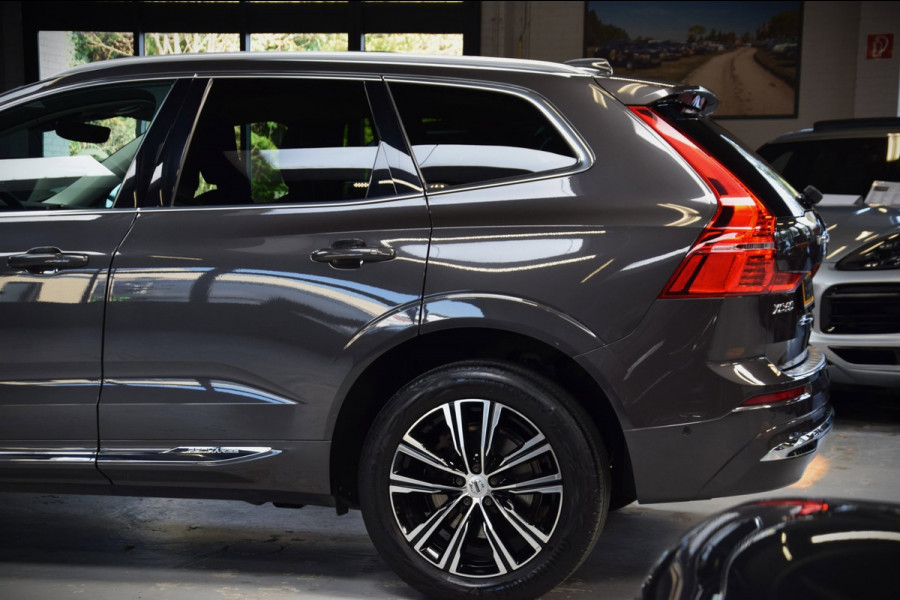 Volvo XC60 2.0 T6 Plug-in hybrid AWD Panoramadak|HUD|ACC|Dealer onderhouden|
