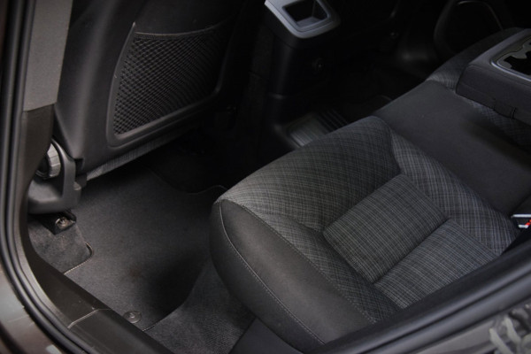 Volvo XC60 2.0 T6 Plug-in hybrid AWD Panoramadak|HUD|ACC|Dealer onderhouden|