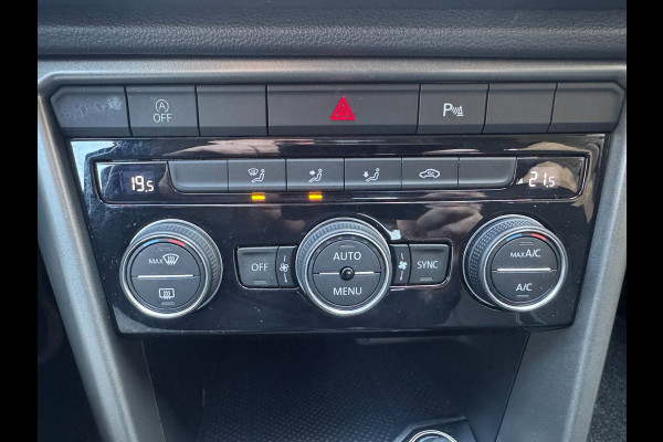 Volkswagen T-Roc 1.0 TSI Style Business ELEC. ACHTERKLEP CARPLAY CLIMAAT CONTROL E.C.C.