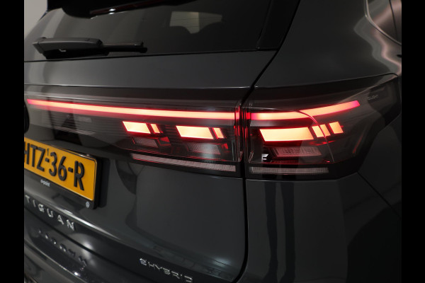 Volkswagen Tiguan 1.5 eHybrid R-Line Edition 272 pk Automaat (DSG) | Verlengde garantie | Navigatie | Panoramadak | Parkeersensoren (Park assist) | Rondomzicht camera | Stoelverwarming v/a | R-Line |