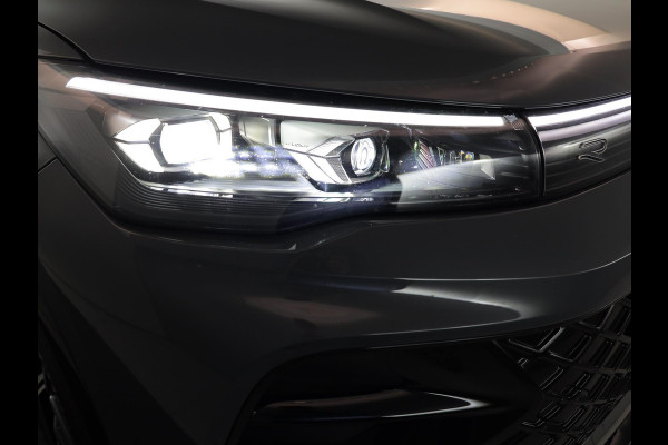 Volkswagen Tiguan 1.5 eHybrid R-Line Edition 272 pk Automaat (DSG) | Verlengde garantie | Navigatie | Panoramadak | Parkeersensoren (Park assist) | Rondomzicht camera | Stoelverwarming v/a | R-Line |