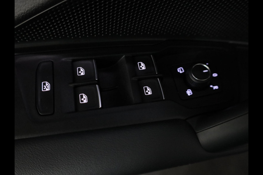 Volkswagen Tiguan 1.5 eHybrid R-Line Edition 272 pk Automaat (DSG) | Verlengde garantie | Navigatie | Panoramadak | Parkeersensoren (Park assist) | Rondomzicht camera | Stoelverwarming v/a | R-Line |