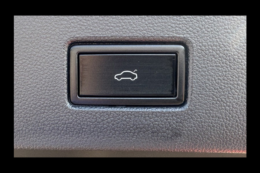 Volkswagen T-Roc 1.0 TSI Style Business ELEC. ACHTERKLEP CARPLAY CLIMAAT CONTROL E.C.C.