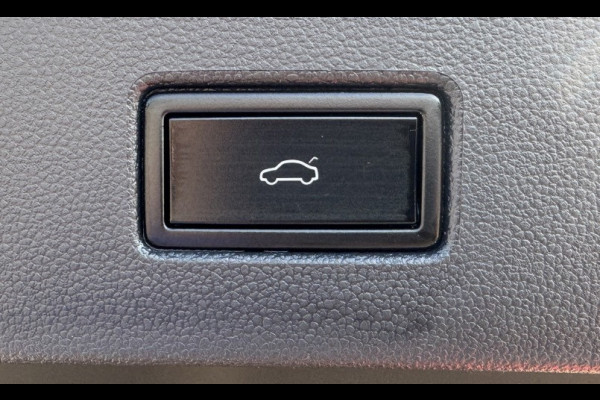 Volkswagen T-Roc 1.0 TSI Style Business ELEC. ACHTERKLEP CARPLAY CLIMAAT CONTROL E.C.C.