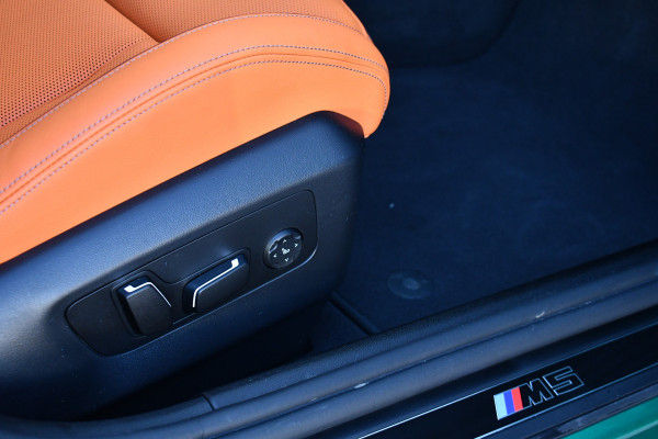 BMW 5 Serie Touring M5 Pano M-Driver Co-Pilot Carbon Alc-hemel B&W Alarm4