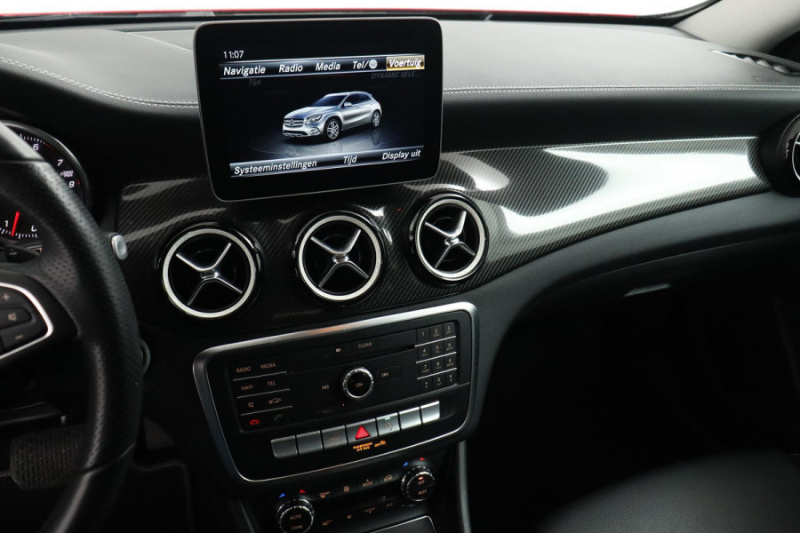 Mercedes-Benz GLA 200 Premium Plus AMG-Line (Dealer onderH, Navi, Camera, Climate Con, Parkeerhulp, Etc)