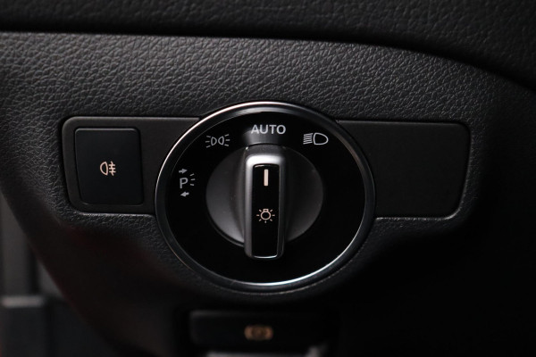 Mercedes-Benz GLA 200 Premium Plus AMG-Line (Dealer onderH, Navi, Camera, Climate Con, Parkeerhulp, Etc)