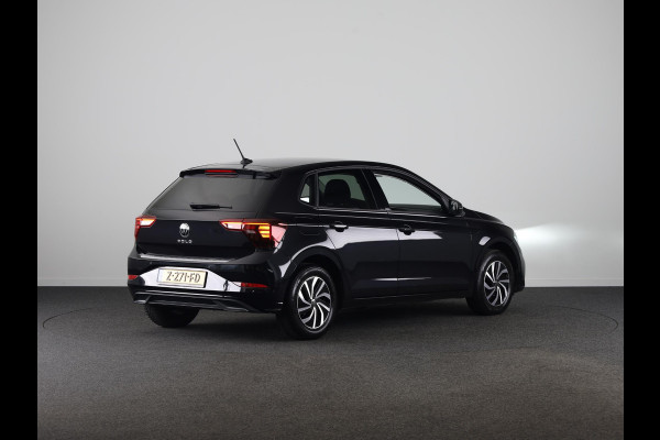Volkswagen Polo 1.0 TSI Life 95PK | Navigatie | parkeersensoren | extra getint glas | keyless entry | stoelverwarming
