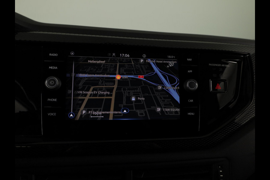 Volkswagen Polo 1.0 TSI Life 95PK | Navigatie | parkeersensoren | extra getint glas | keyless entry | stoelverwarming