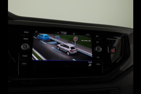 Volkswagen Polo 1.0 TSI Life 95PK | Navigatie | parkeersensoren | extra getint glas | keyless entry | stoelverwarming