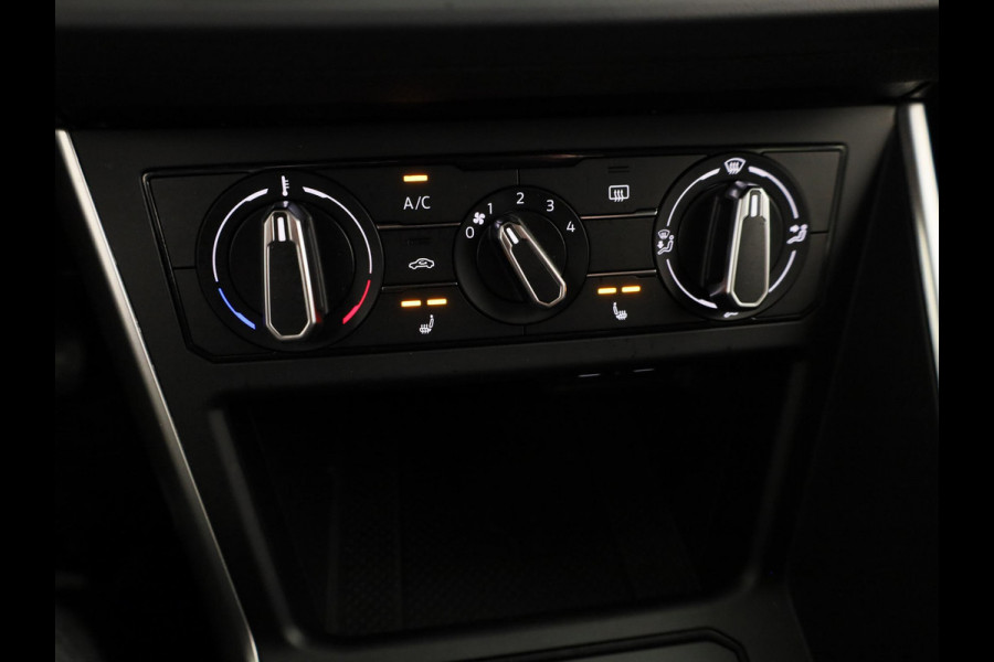 Volkswagen Polo 1.0 TSI Life 95PK | Navigatie | parkeersensoren | extra getint glas | keyless entry | stoelverwarming