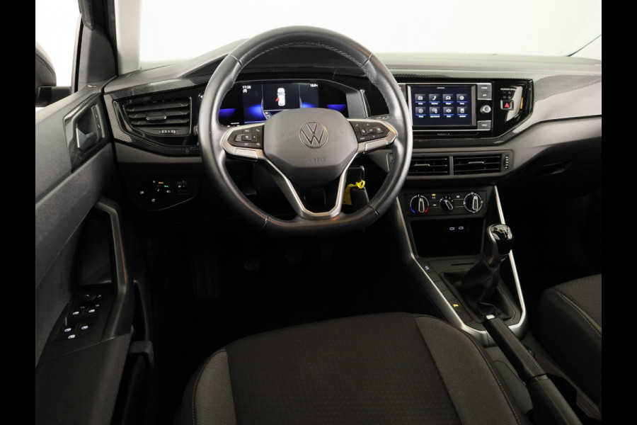 Volkswagen Polo 1.0 TSI Life 95PK | Navigatie via app | parkeersensoren | lm velgen