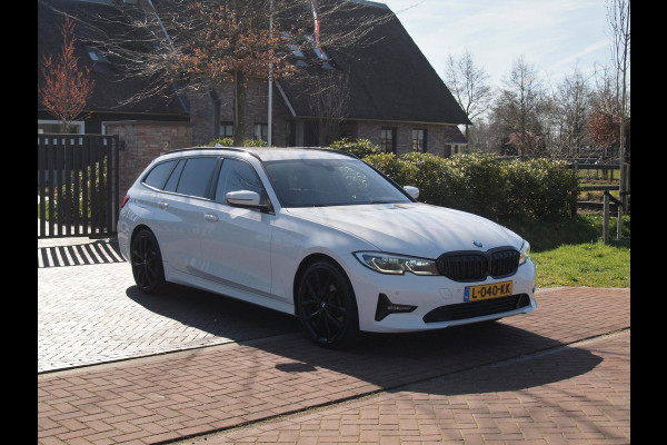 BMW 3 Serie Touring 320e Business Edition Plus | 19 Inch Velgen | Trekhaak | Laser Led koplampen | NL-Auto |