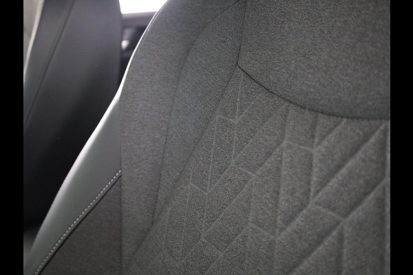 Volkswagen Tiguan 1.5 eHybrid Life 204 PK | Navigatie | Wegklapbare trekhaak | Verlengde garantie