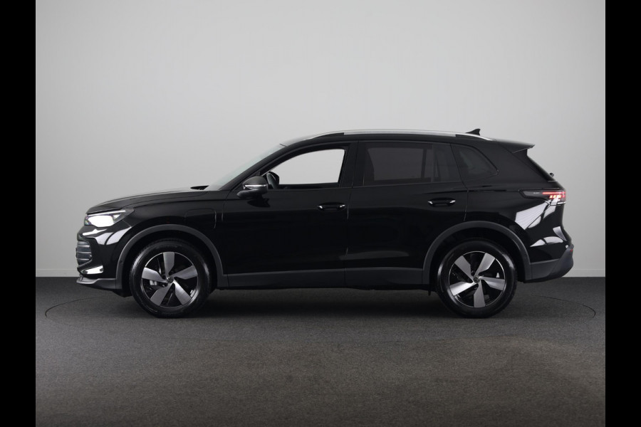 Volkswagen Tiguan 1.5 eHybrid Life 204 PK | Navigatie | Wegklapbare trekhaak | Verlengde garantie