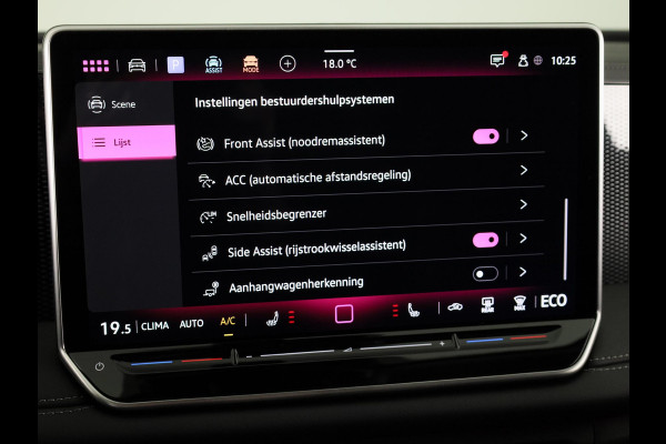 Volkswagen Tiguan 1.5 eHybrid Life 204 PK | Navigatie | Wegklapbare trekhaak | Verlengde garantie