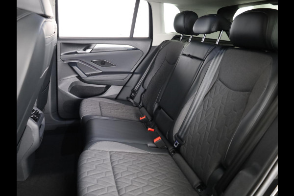 Volkswagen Tiguan 1.5 eHybrid Life 204 PK | Navigatie | Wegklapbare trekhaak | Verlengde garantie