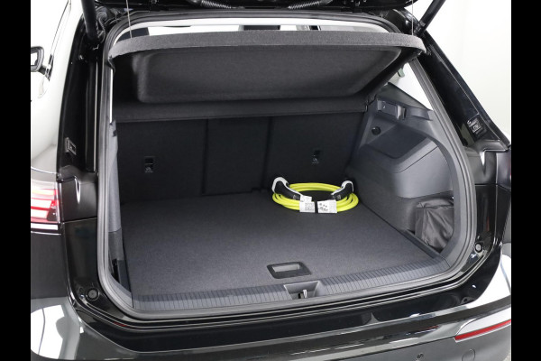Volkswagen Tiguan 1.5 eHybrid Life 204 PK | Navigatie | Wegklapbare trekhaak | Verlengde garantie