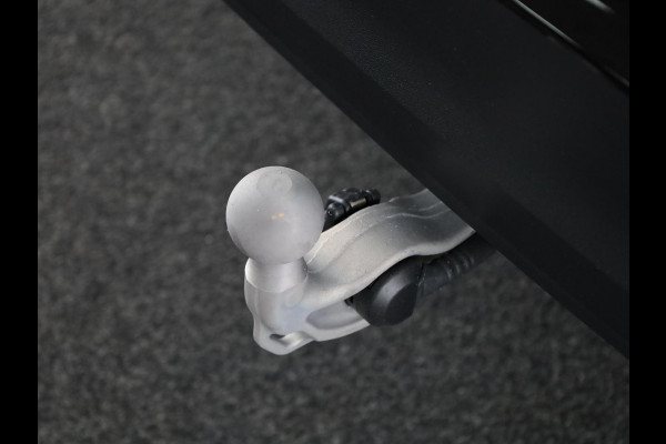 Volkswagen Tiguan 1.5 eHybrid Life 204 PK | Navigatie | Wegklapbare trekhaak | Verlengde garantie