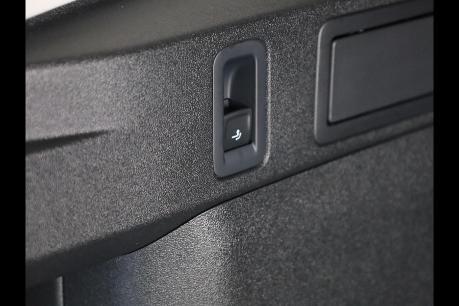 Volkswagen Tiguan 1.5 eHybrid Life 204 PK | Navigatie | Wegklapbare trekhaak | Verlengde garantie