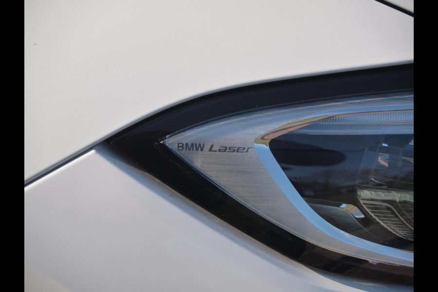 BMW 3 Serie Touring 320e Business Edition Plus | 19 Inch Velgen | Trekhaak | Laser Led koplampen | NL-Auto |