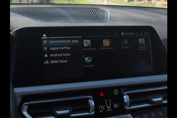 BMW 3 Serie Touring 320e Business Edition Plus | 19 Inch Velgen | Trekhaak | Laser Led koplampen | NL-Auto |