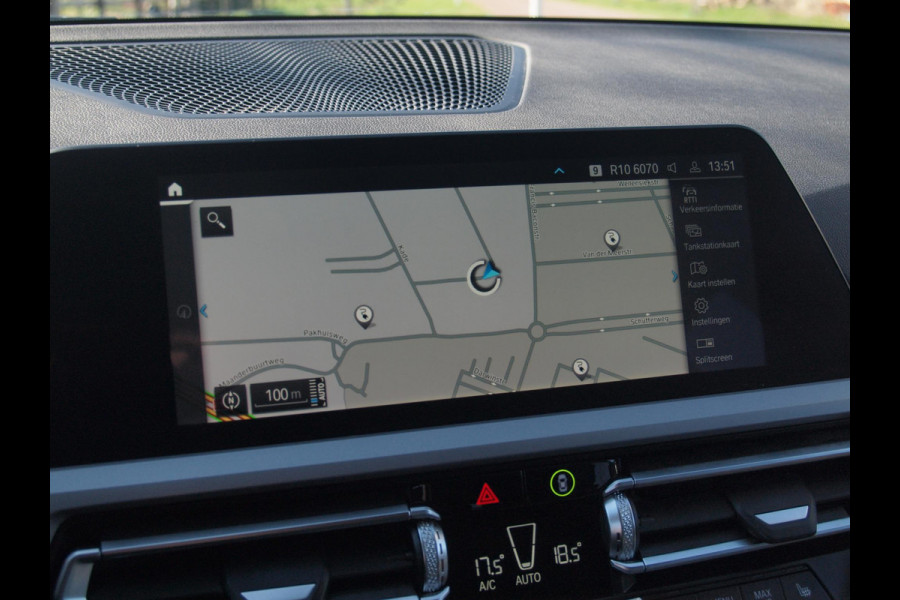 BMW 3 Serie Touring 320e Business Edition Plus | 19 Inch Velgen | Trekhaak | Laser Led koplampen | NL-Auto |