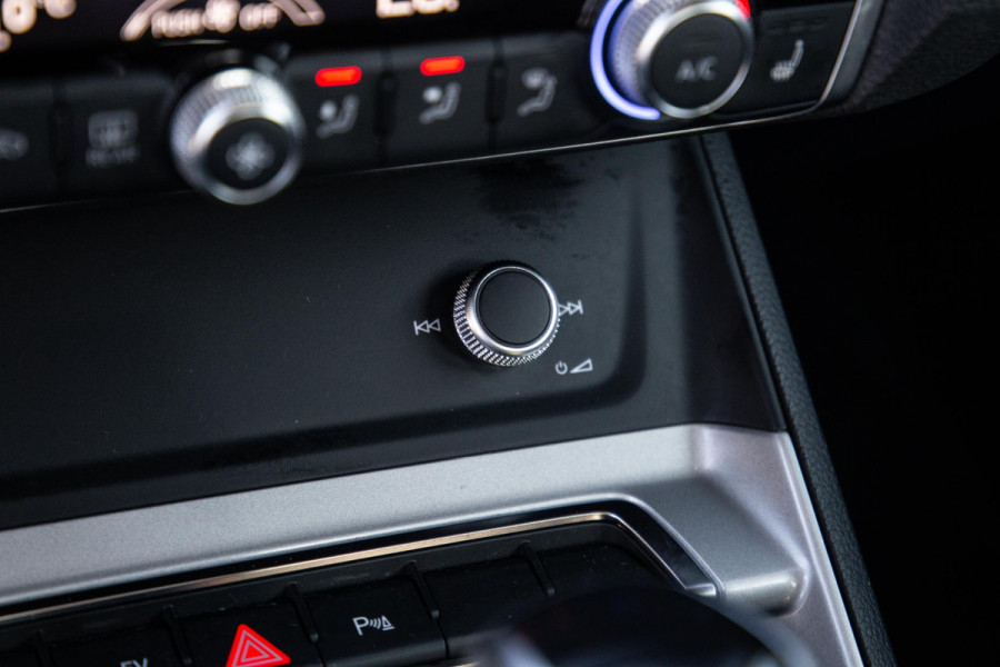Audi Q3 45 TFSI e edition AUTOMAAT / PLUG IN HYBRID / STOELVERWARMING / LEER / VIRTUAL COCKPIT / CRUISE CONTROLE / DEALER ONDERHOUDEN