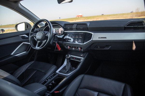 Audi Q3 45 TFSI e edition AUTOMAAT / PLUG IN HYBRID / STOELVERWARMING / LEER / VIRTUAL COCKPIT / CRUISE CONTROLE / DEALER ONDERHOUDEN