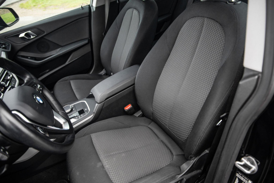 BMW 2 Serie Gran Coupé 218i Introduction Edition NAVI / CARPLAY / LED / AUTOMAAT / N.A.P