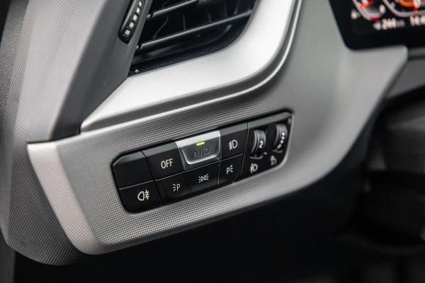 BMW 2 Serie Gran Coupé 218i Introduction Edition NAVI / CARPLAY / LED / AUTOMAAT / N.A.P