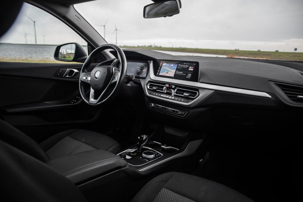 BMW 2 Serie Gran Coupé 218i Introduction Edition NAVI / CARPLAY / LED / AUTOMAAT / N.A.P