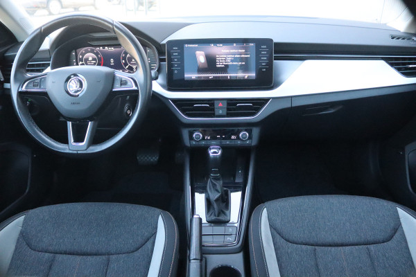 Škoda SCALA 116PK TSI Automaat Business Ed. Matrix-LED/Trekhaak/Pano-dak/Stoelverwarming/Navigatie