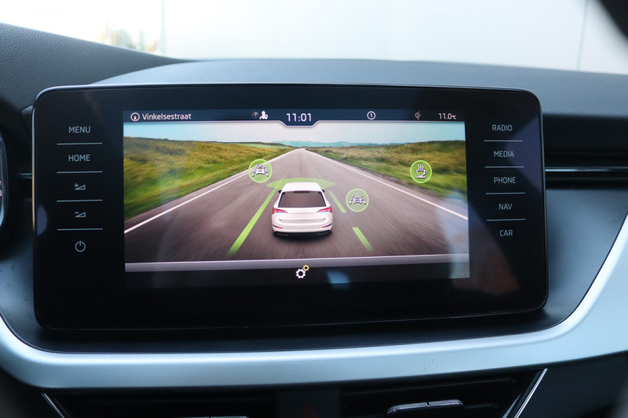 Škoda SCALA 116PK TSI Automaat Business Ed. Matrix-LED/Trekhaak/Pano-dak/Stoelverwarming/Navigatie