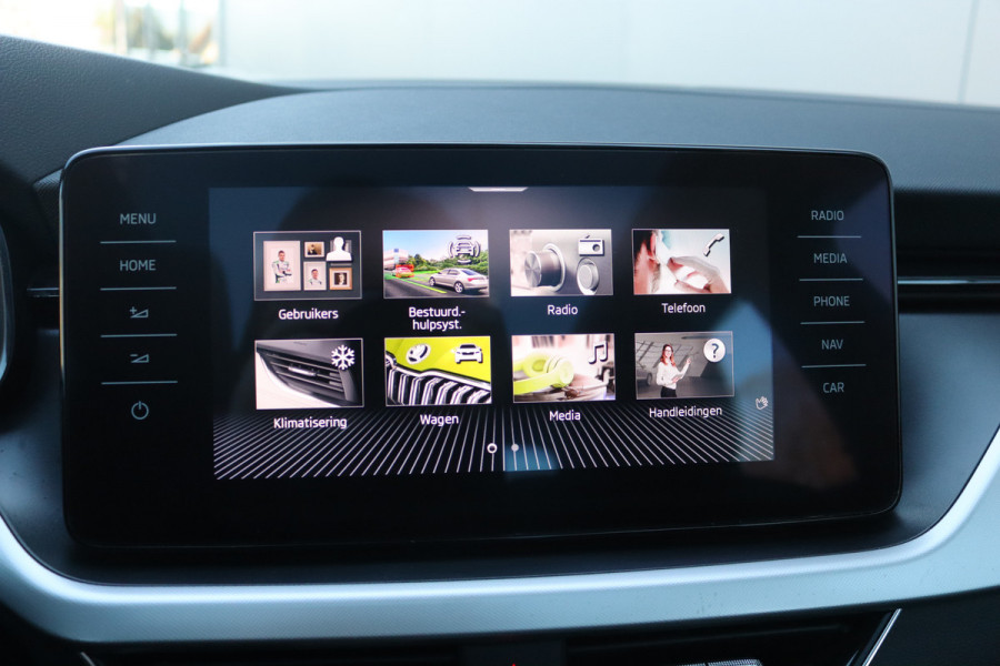 Škoda SCALA 116PK TSI Automaat Business Ed. Matrix-LED/Trekhaak/Pano-dak/Stoelverwarming/Navigatie